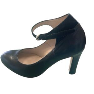 Taryn Rose Italian designer leather heels Ankle strap Black Euro size 37.5 US 7